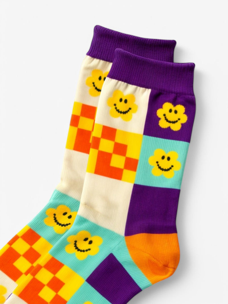 Calcetines con cara sonriente de tablero de ajedrez-zoom-